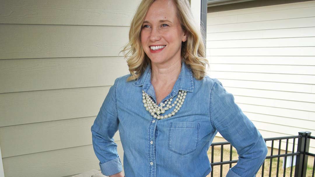How to Wear a Chambray Shirt – 3 Styling Ideas
